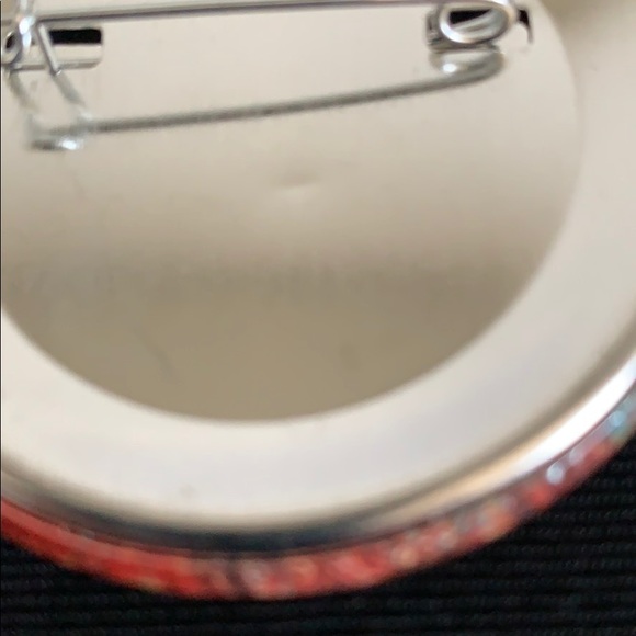 Vintage Edna Hibel Collections Promo Pin - Picture 7 of 7